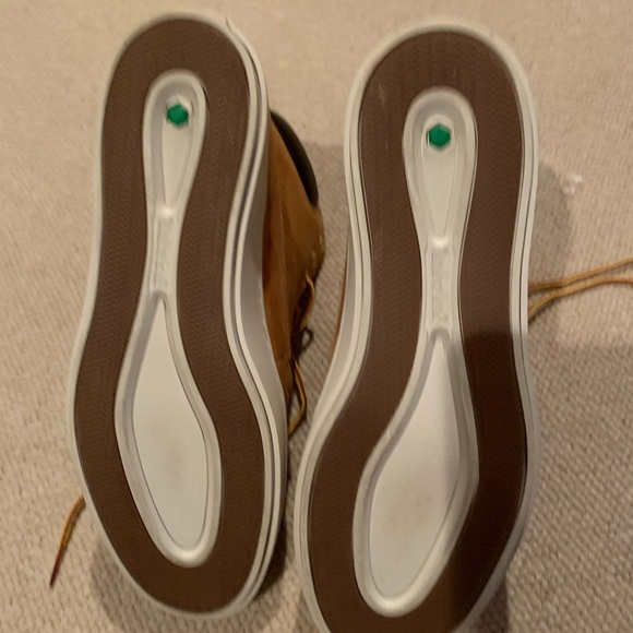 Women’s Size 9 Timberland Boots. WORN ONCE! - Picture 3 of 4